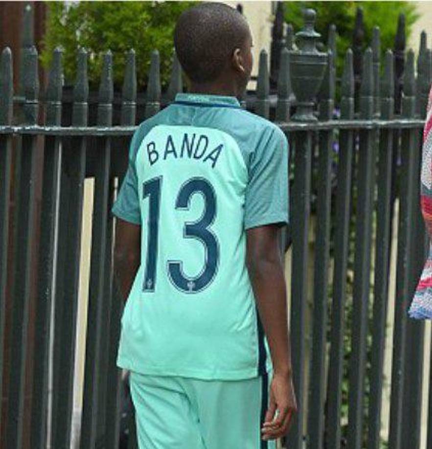 David Banda llegó en verano a Portugal tras pasar las pruebas del equipo y disputar un torneo con el club de Lisboa y ha hecho que incluso la cantante se tuvo que mudar a la capital lusa.