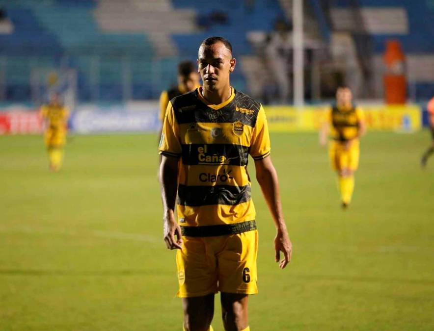 Devron García - El defensa también tiene contrato con el conjunto sampedrano. El central fue convocado a la Selección de Honduras en la última fecha FIFA.