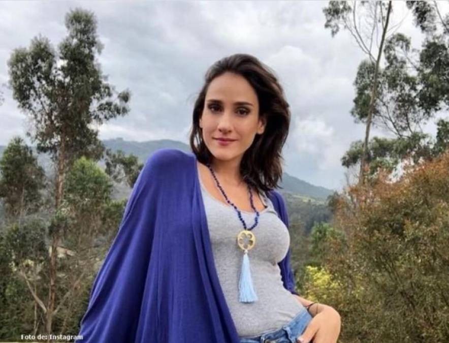 El papel de Victoria Eugenia Henao en Escobar, el Patrón del Mal, fue interpretado por la actriz colombiana Cecilia Navia.