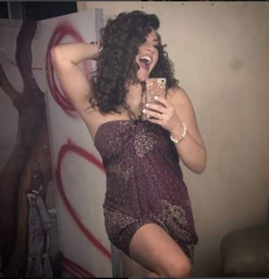 Muy feliz publicó esta imagen con la que recordó a Celia Cruz y su famoso grito 'Azucar'.