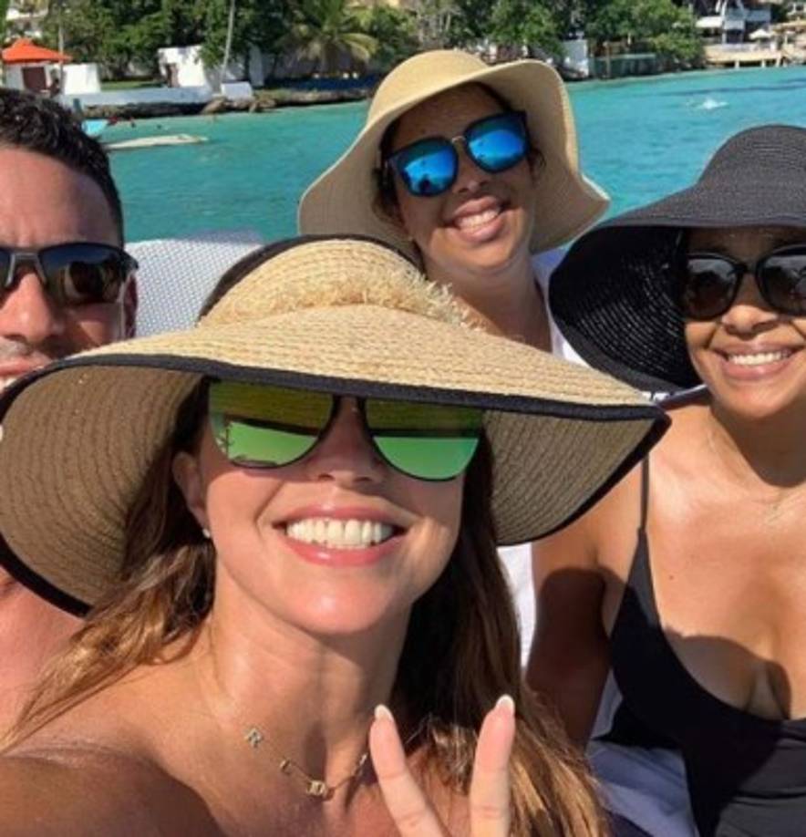 En otros de los comentarios destacaron que ella 'predica' ser una mujer cristiana y que no es forma de vertirse.