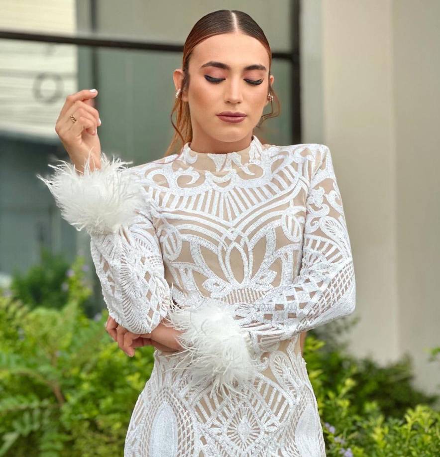 La Bicha Catracha, quien es originaria de Choluteca, goza de una alta popularidad en las redes sociales donde es seguida por más de dos millones de seguidores en Tiktok y 450 mil seguidores en Instagram.