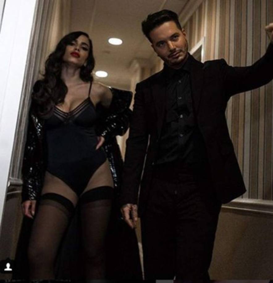 Su voz es tipo soprano la hace una mujer sensual.