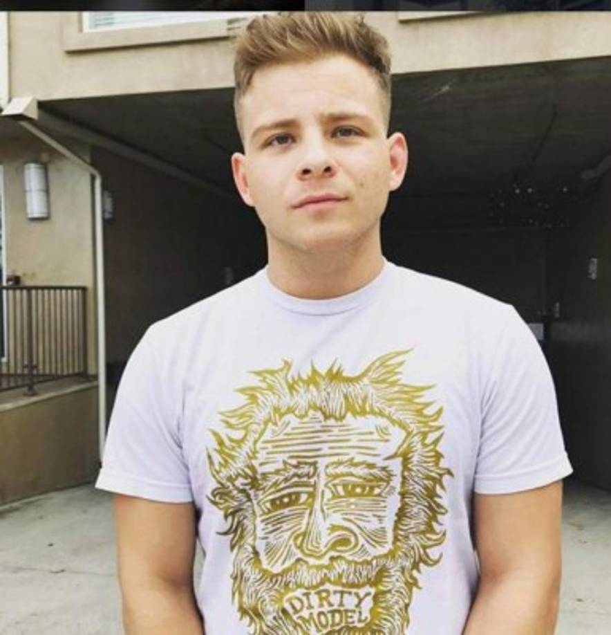 Desde pequeño Jonathan ha gozado del éxito, el filme 'Stuart Little' el fin de semana de su apertura recaudó 15.018.223 dólares, colocándose en la posición #1. En su segunda semana se redujo, pero volvió a #1 en su tercer fin de semana con $ 16.022.757.