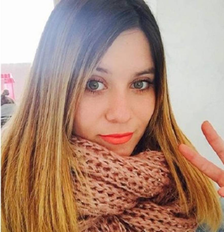 Ya le crearon un fans club y le tiran puras flores en los comentarios de su fotitos.