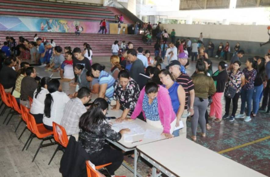 José Luis Cabrera, director de Currículo de Evaluación de la Secretaría de Educación, dijo que la cifra de 161,000 podría subir porque aún no han llegado los resultados de colegios que aplicaron las recuperaciones la semana anterior.