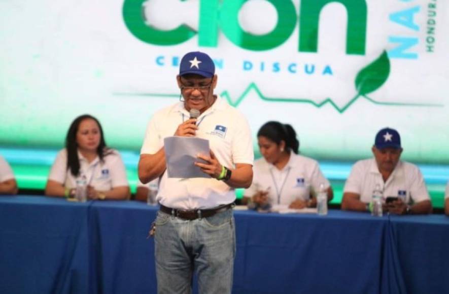 En el inicio de la convención Santos Torres, convencional de El Paraíso, presentó moción de incorporación del principio de transparencia en la declaración de principios, como una respuesta absoluta del Partido Nacional de Honduras, a la demanda social de transparencia en las actuaciones de nuestros líderes.