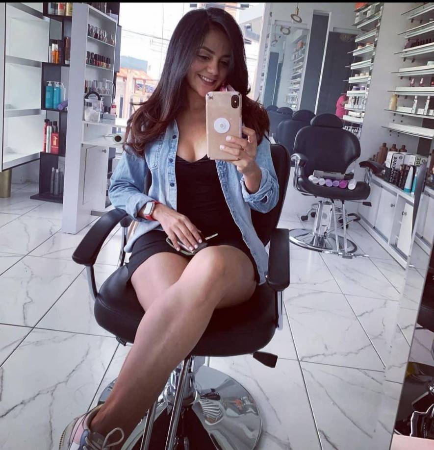 La bella modelo desde hace un buen tiempo comenzó a revelar en sus redes sociales lo enamorada que está de Dani Turcios.