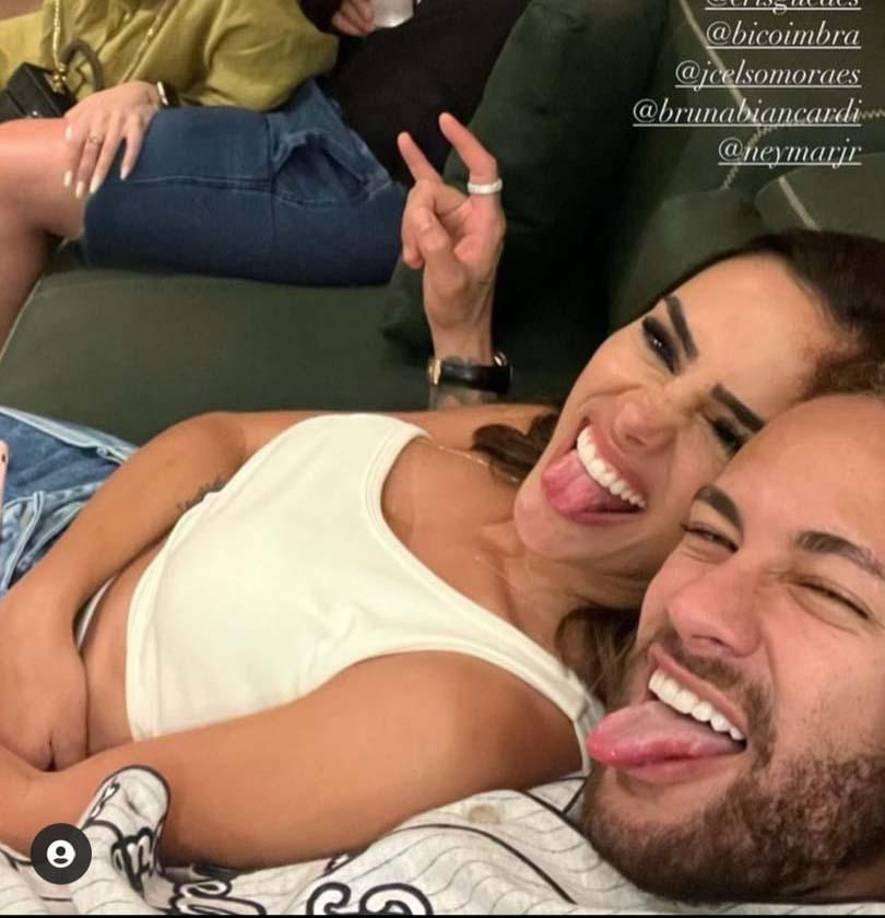 Neymar Jr aprovechó las fiestas de Navidad y Año Nueva para presentarle a sus familiares a Bruna Biancardi.