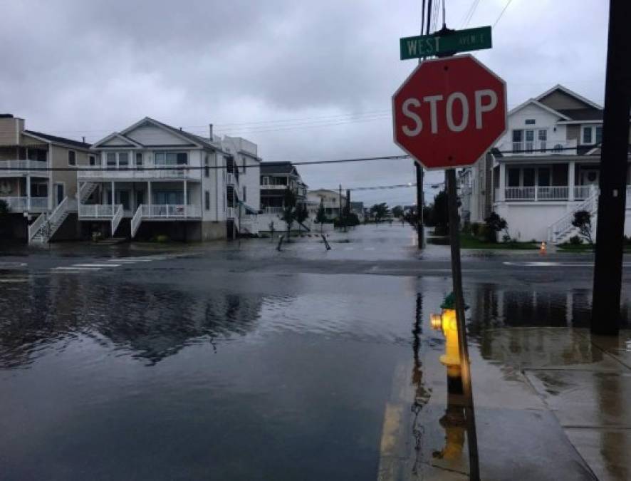 Se espera que el ojo del huracán entre al continente a la altura de la pequeña ciudad portuaria de Wilmington, en el sur de Carolina del Norte./Jennifer Joyce.