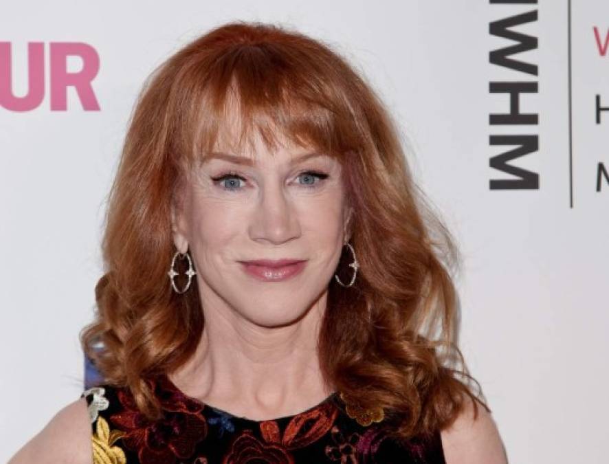 Cuando Kathy Griffin recibió un Emmy, la comediante dijo en su discurso: “Mucha gente sube aquí y le da gracias a Jesús por este premio. Quiero que sepan que nadie tuvo menos que ver con este premio que Jesús. No me ayudó en nada… Así que lo único que puedo decir es ‘en tu cara, Jesús’. Este premio es mi dios”.<br/>