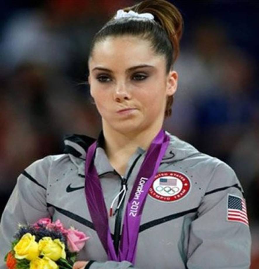 Su cara de descontento por no ganar otra medalla de oro se hizo viral y con ello vinieron los memes.