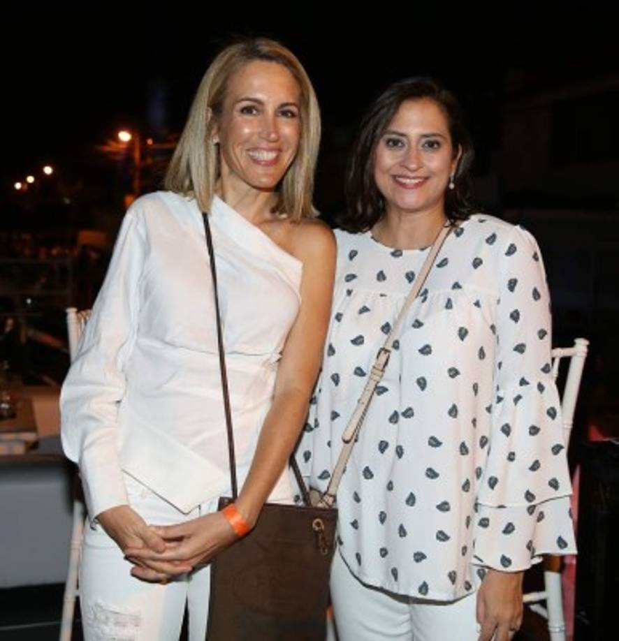 Estefanía Cecil y Valeria Ríos.