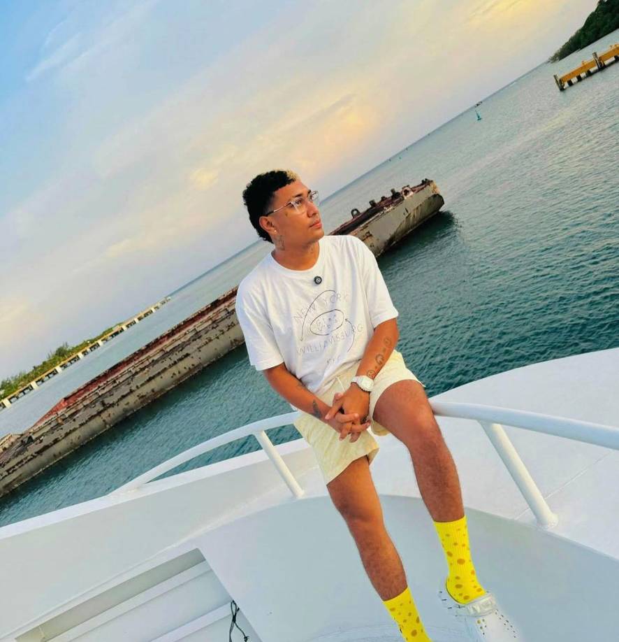 ”En Navidad con Supremo estarán los más ridículos, velones y muertos de hambre de Honduras”, puntualizó 