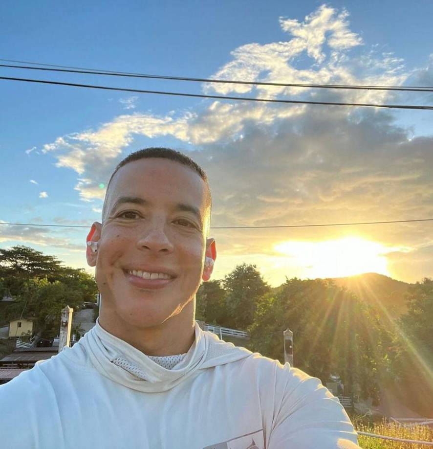 El pasado mes de diciembre, luego de su serie de cinco conciertos de despedida en el Coliseo de Puerto Rico, el exponente urbano confirmó su retiro de la música. El cantante dijo que dedicaría su vida a la religión e hizo una invitación a sus fanáticos a seguir el mismo camino.