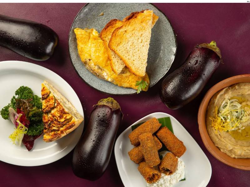 Deliciosa, nutritiva y muy versátil, así la berenjena. Atrévete a hacerla parte de tu dieta.