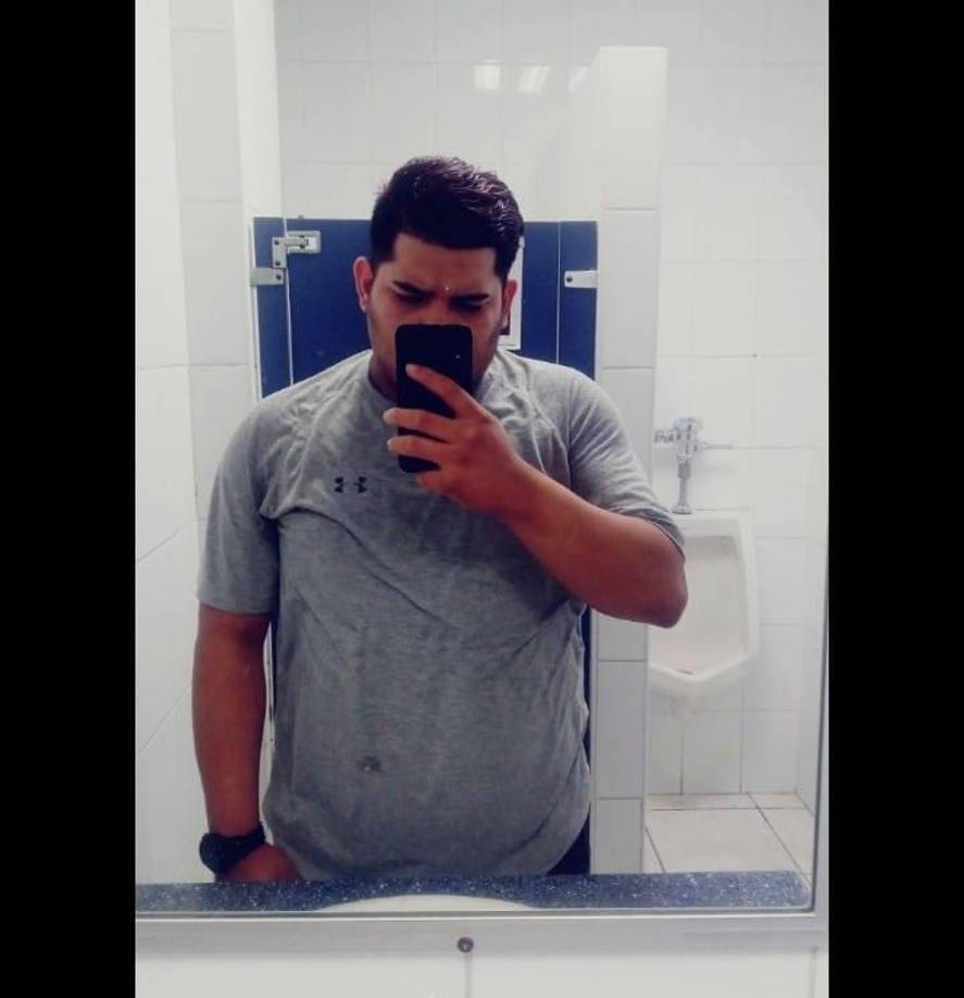 El móvil pasional es uno de los más investigados por la policía. Allegados a Quintanilla también comentaron que no podían creer que el joven, a quien describieron como una buena persona, haya cometido los crímenes. 