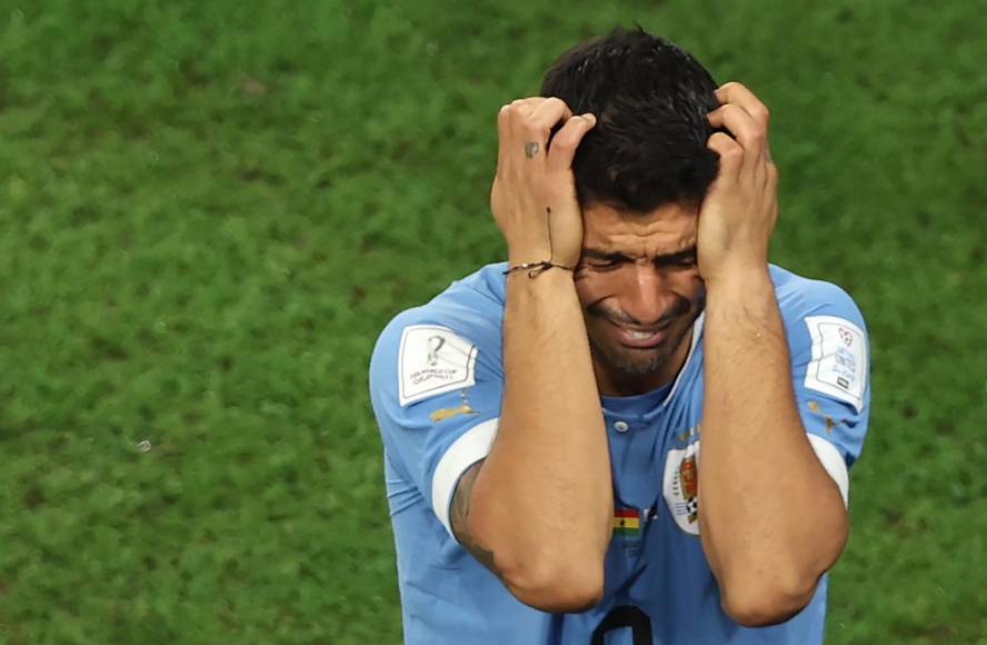 Mira las desgarradores fotografías de los uruguayos luego de quedarse eliminados del Mundial de Qatar 2022. Luis Suárez fue uno de los más afectados con lo ocurrido.