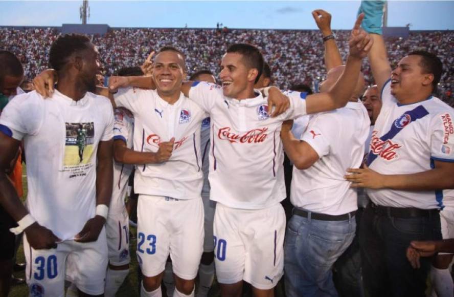 Tras el pitazo final, Olimpia armó una verdadera fiesta.