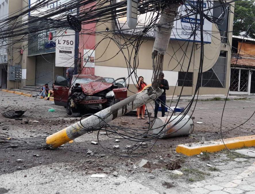 Se salvan de morir tras aparatoso accidente en Tegucigalpa