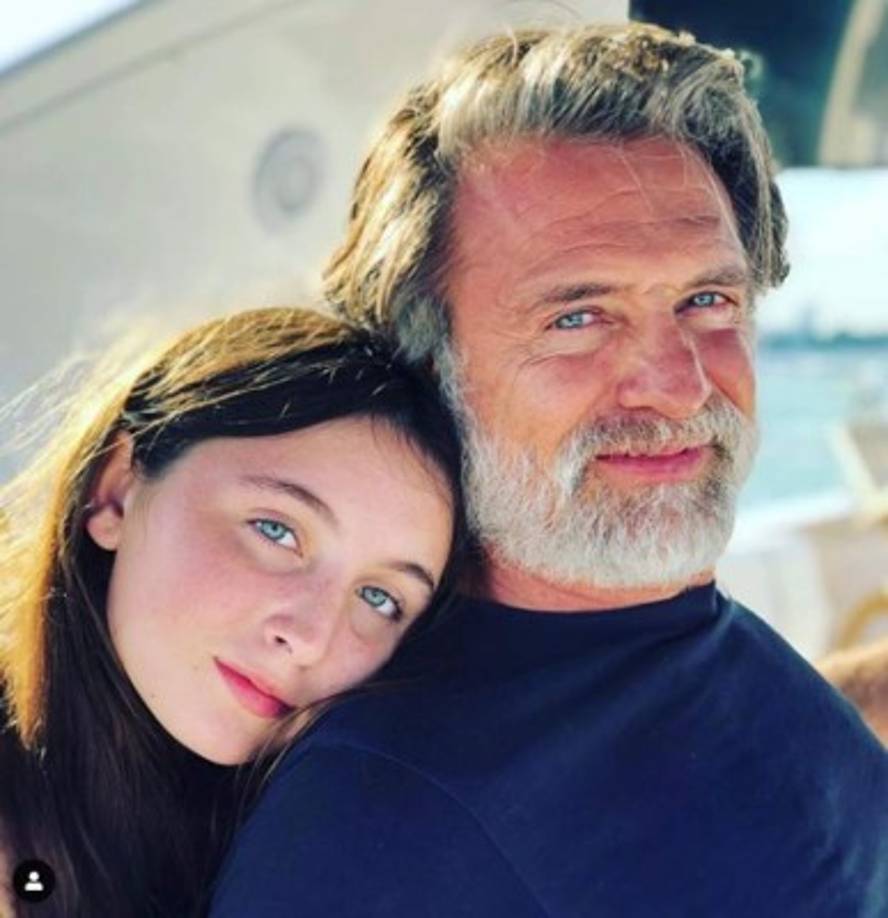 A pesar de la separación de sus padres las pequeñas mantienen una excelente relación con los dos.