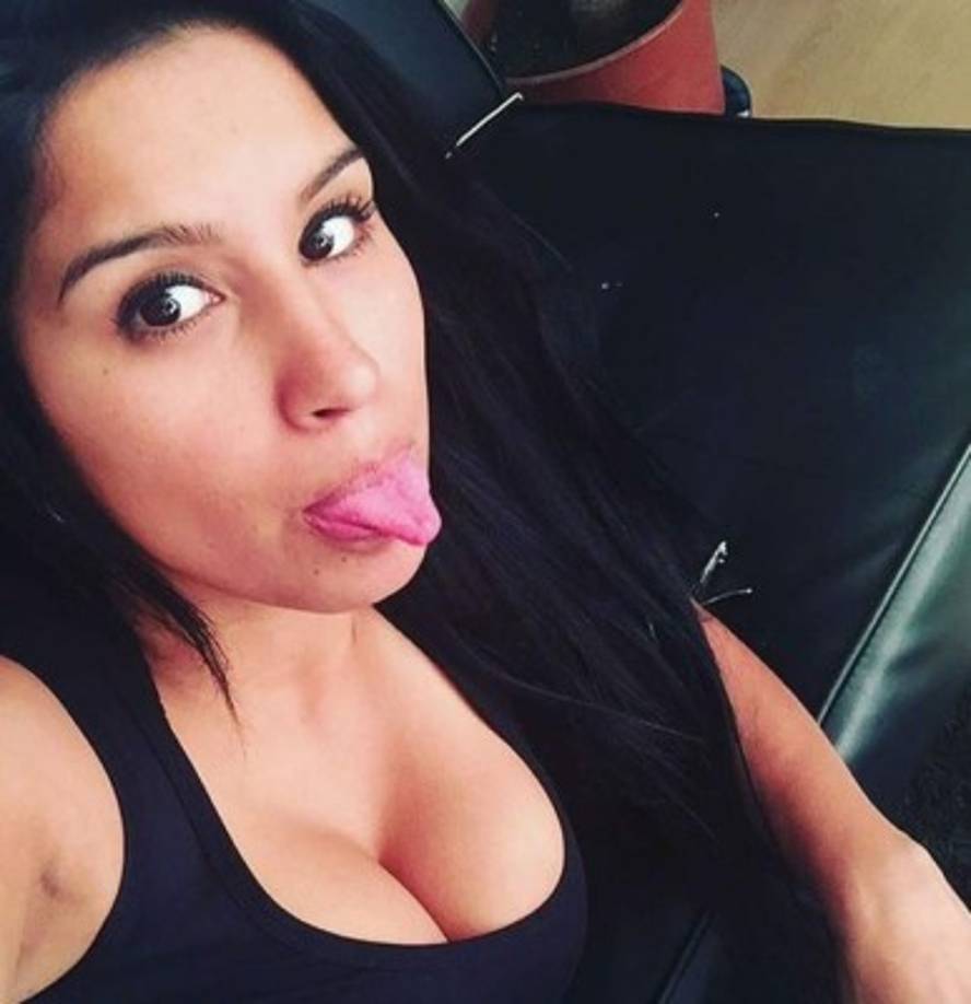 Ambar tiene 26 años.