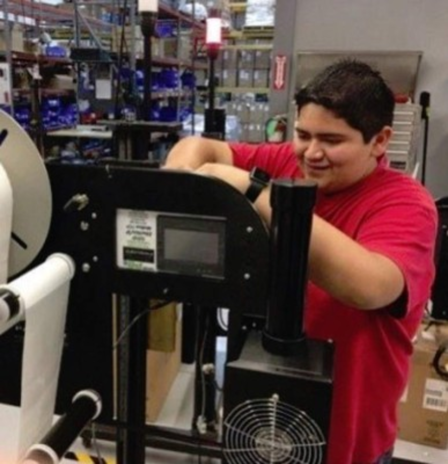 Kendrick, un aficionado a la robótica y cuyo sueño era convertirse en ingeniero al igual que su padre, murió tras recibir un disparo en el pecho. 'Desearía que se hubiera escondido, pero ese no es su carácter. Su carácter es proteger a la gente, ayudar a las personas', dijo su padre entre lágrimas.