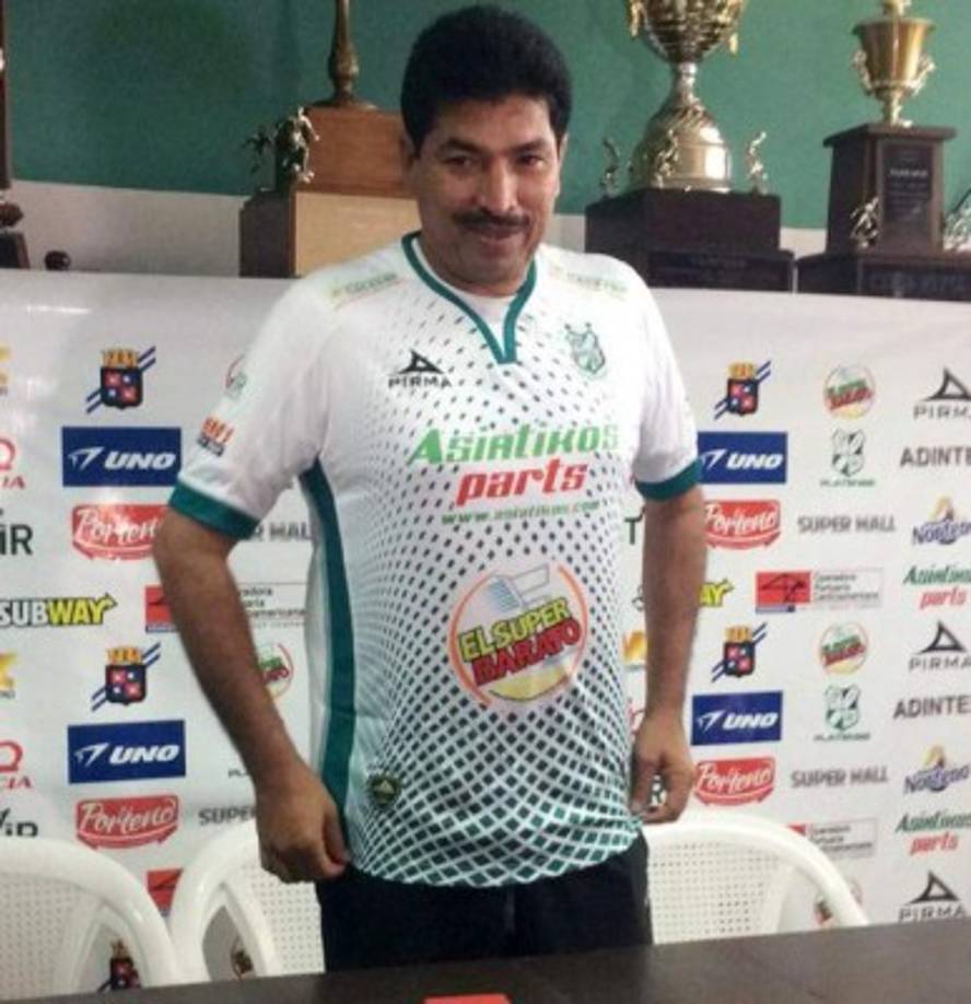 El experimentado entrenador Carlos Martínez se ha convertido en el nuevo estratega del Platense, llega para reemplazar al colombiano Jairo Ríos.