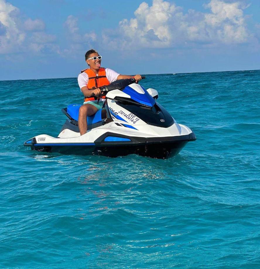 ”Ustedes piensan que tener esa placa de YouTobe es fácil, esto es trabajo, la gente menosprecia el trabajo de los influencers”, destacó Supremo.