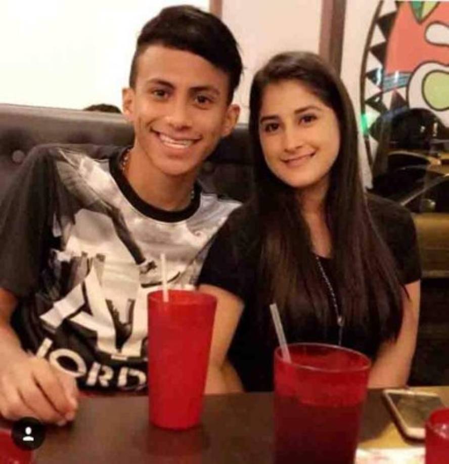 Selvin Guevara: El joven mediocampista ofensivo del Real España tiene como novia a la bella chica Ana Reyes.