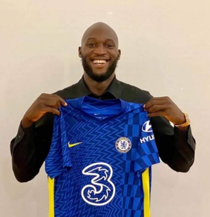 El Chelsea ha hecho oficial la vuelta a casa de Romelu Lukaku. El conjunto inglés ha pagado 115 millones de euros al Inter de Milán y el delantero belga se convierte en la mayor venta de la historia de la Serie A. Cobrará 12 millones de euros netos por temporada más complementos.