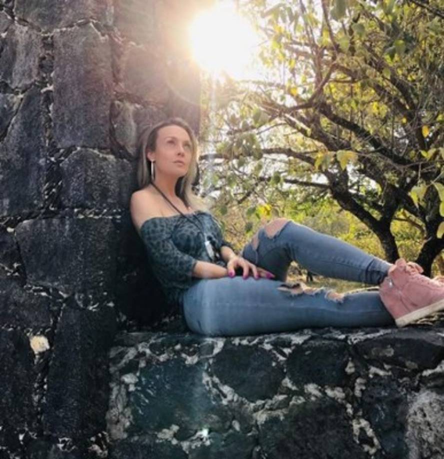 Sus fanáticos le escriben toda clase de alagos en cada fotografía que la artista comparte.