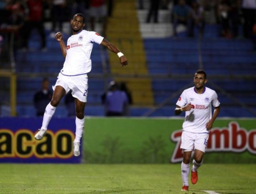 El festejo de Jerry Bengtson tras su gol contra Motagua.