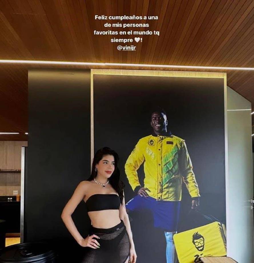 Kenia OS también felicitó hace unos días atrás a Vinicuus y le dedicó emotivas palabras.