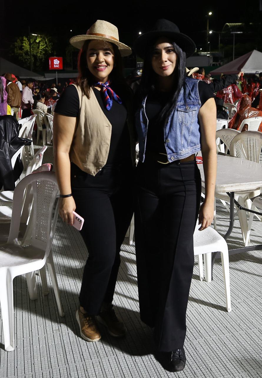 Carín León ofreció una serenata inolvidable en Tegucigalpa