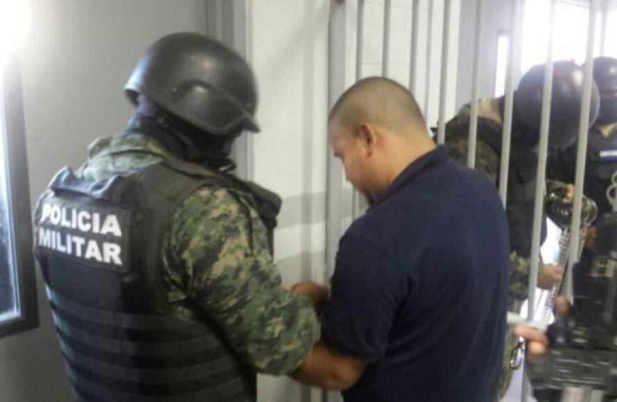 Entre los reclusos trasladados está Edwin Suazo, acusado de matar al periodista Víctor Fúnez.