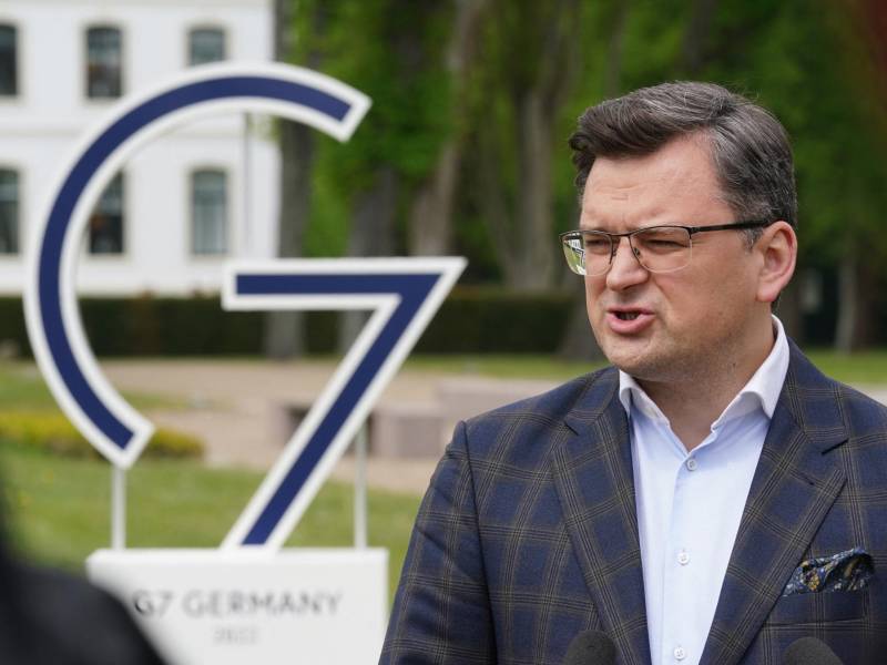 El Ministro de Relaciones Exteriores de Ucrania, Dmytro Kuleba, da un comunicado de prensa durante la reunión de Ministros de Relaciones Exteriores del G7 en Wangels, norte de Alemania, el 13 de mayo de 2022. (Foto de Marcus Brandt / POOL / AFP)