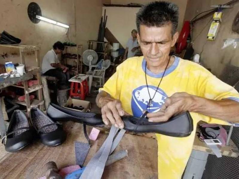 Pastelerías, restaurantes, talleres y otros negocios pequeños han registrado en los últimos dos meses un aumento en los costos de operación por el aumento de la tarifa eléctrica y otras variables.