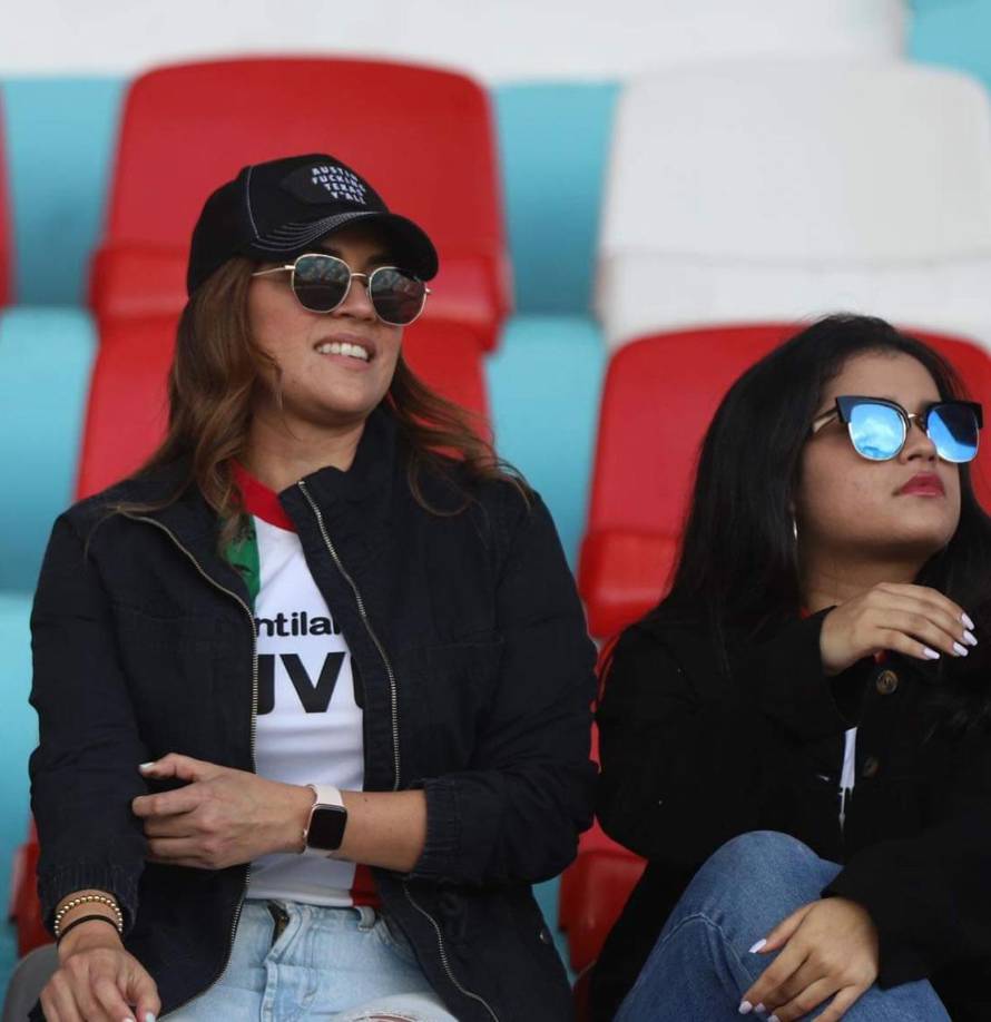 Bellas aficionadas del Marathón asistieron al estadio capitalino para apoyar a su equipo frente al Olimpia.