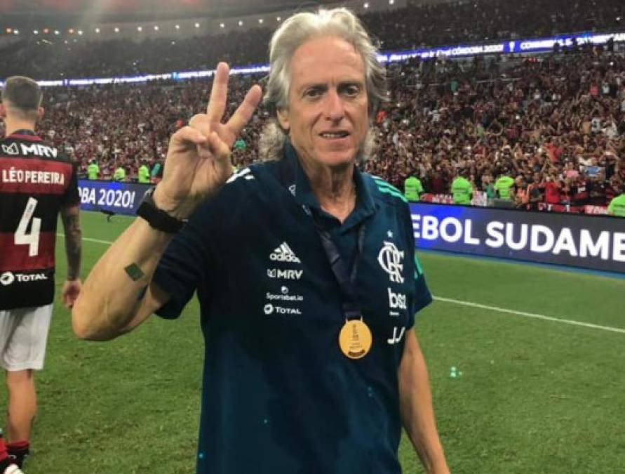 Jorge Jesus: El entrenador del Flamengo dio positivo por coronavirus. Cuenta con 65 años de edad.