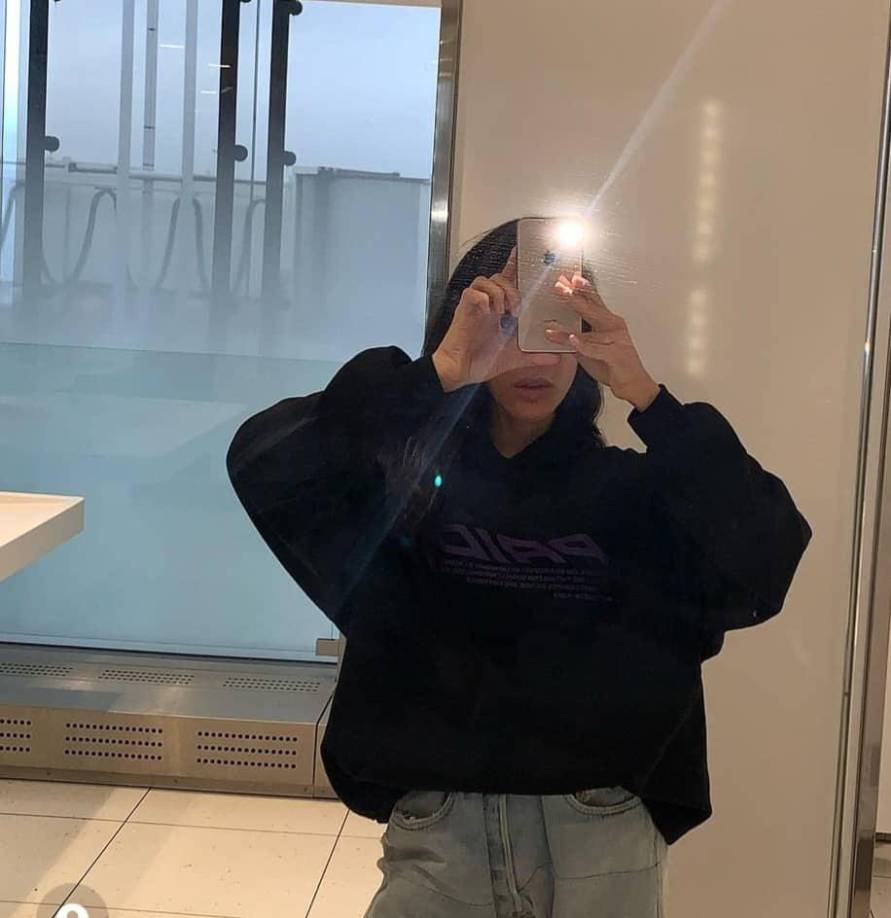 Rau también arrasa en las redes sociales, pues cuenta con más de 740 mil seguidores solo en su cuenta oficial de Instagram, donde publica fotos espectaculares.