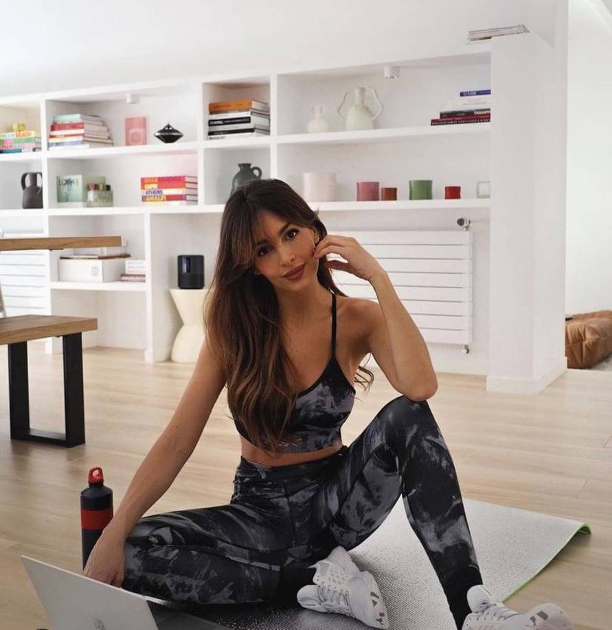 Rocío Osorno tiene 34 años, nació en Sevilla y puede presumir de contar con más de un millón de seguidores en sus redes sociales. 