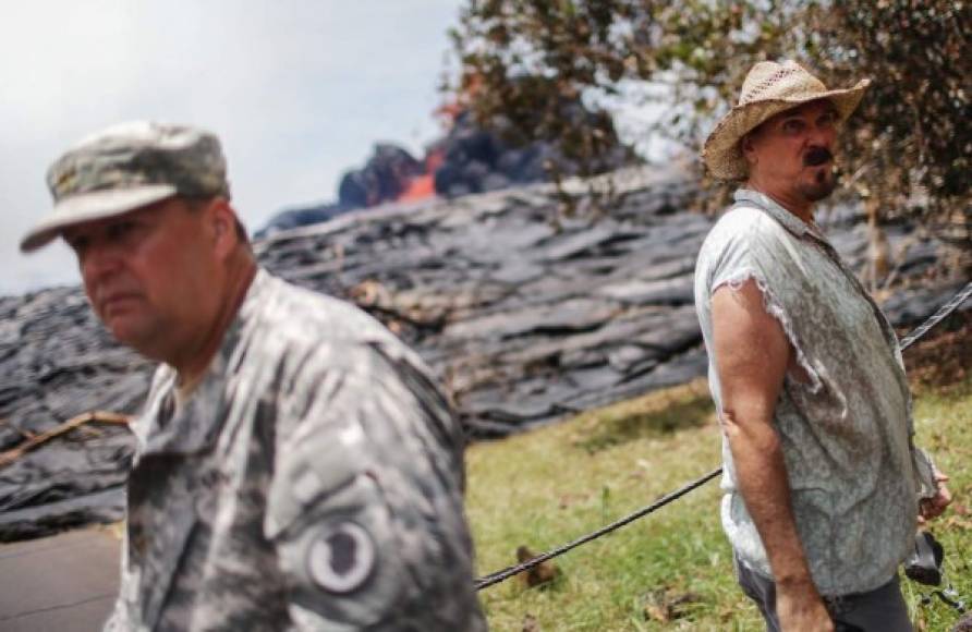 La Agencia de Defensa Civil del condado de Hawái alertó en un comunicado de que la lava que brotó de la fisura 22 traspasó una planta geotérmica que suministra aproximadamente el 25 % de la energía para los residentes de la isla.