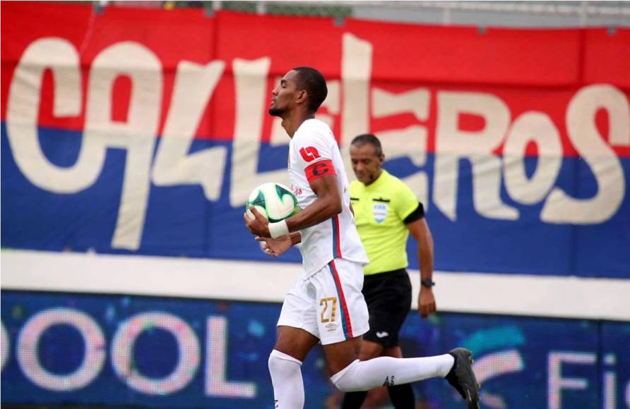 Jerry Bengtson marcó un doblete frente al Vida y se convirtió en el segundo máximo goleador de la historia de la Liga Nacional de Honduras, llegando a 157 goles.