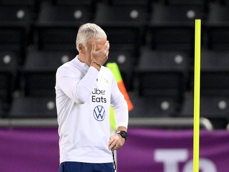 Didier Deschamps durante los entrenamientos de Francia previo a las semifinales.