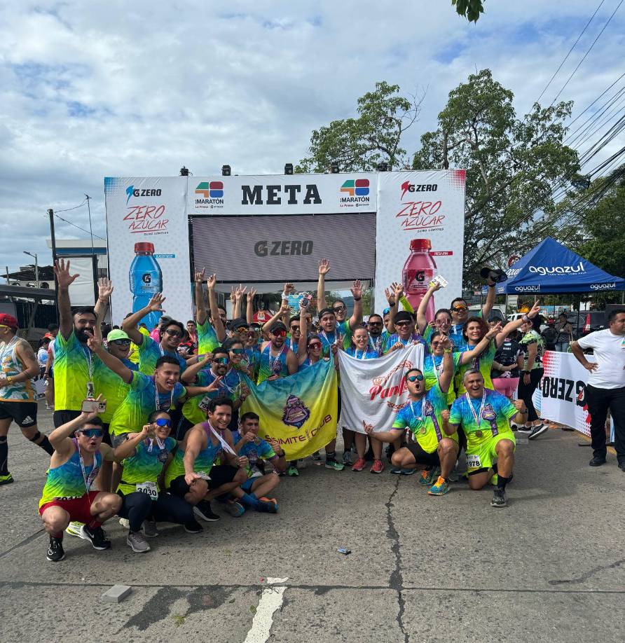 Equipos completos de Runners se dieron cita desde muy temprano para registrarse en la historia de la 48 edición de la Maratón La Prensa. 