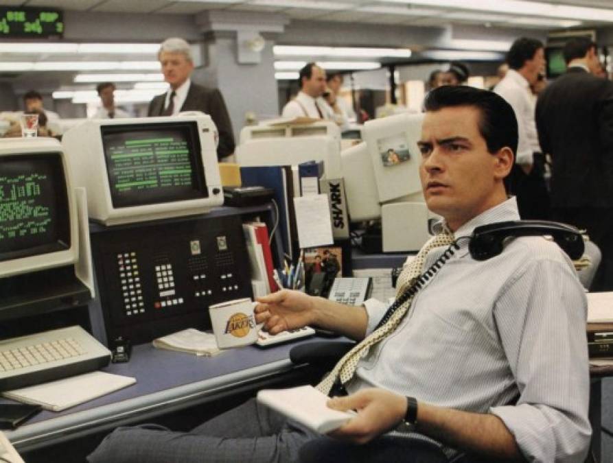 'Wall Street' fue una película protagonizada por Charlie Sheen donde interpreta a un joven que intenta abrirse camino en el mundo de las inversiones.