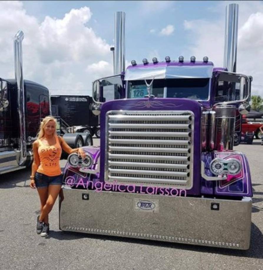 Esta sueca se ha puesto al frente del volante de vehículos muy pesados.