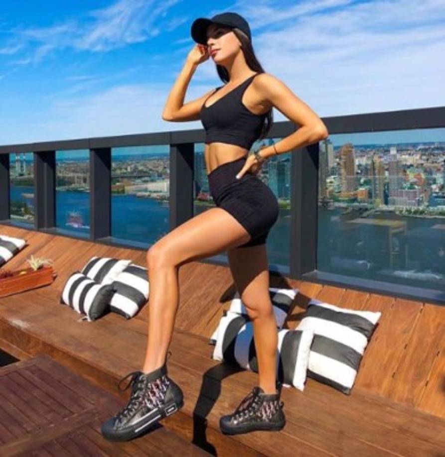 <br/>Selter lleva años en la industria fitness y su trayectoria se refleja en sus números: cuenta con 12.9 millones de seguidores y cobra por publicación 32,400 dólares.