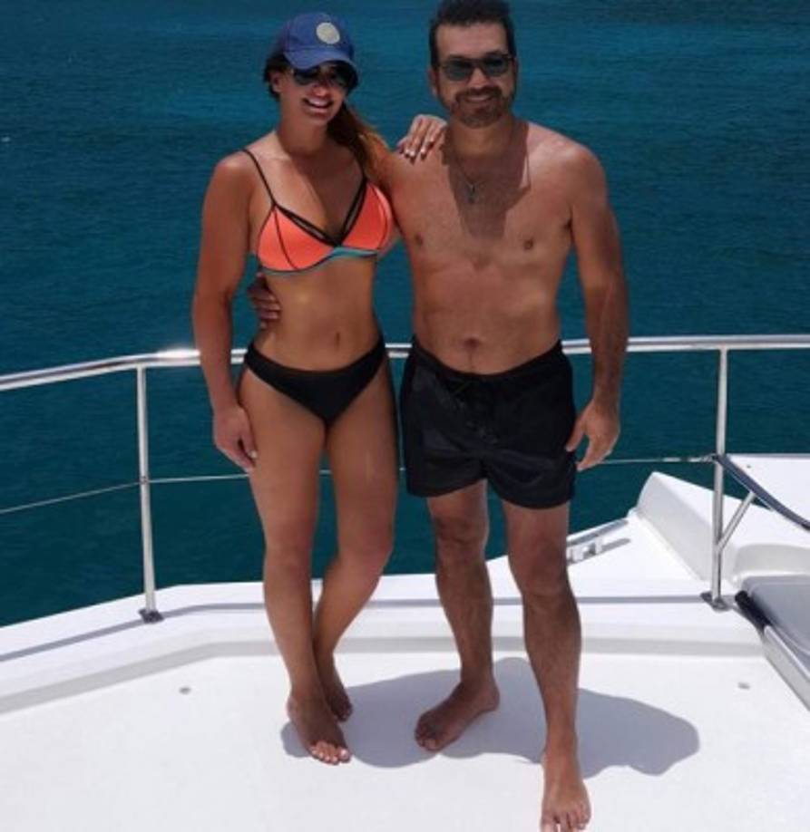 La periodista Bárbara Bermudo también mostró su excelente figura tras ser mamá de tres niñas.